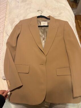 Aritzia camel/tan Wilfred generation blazer